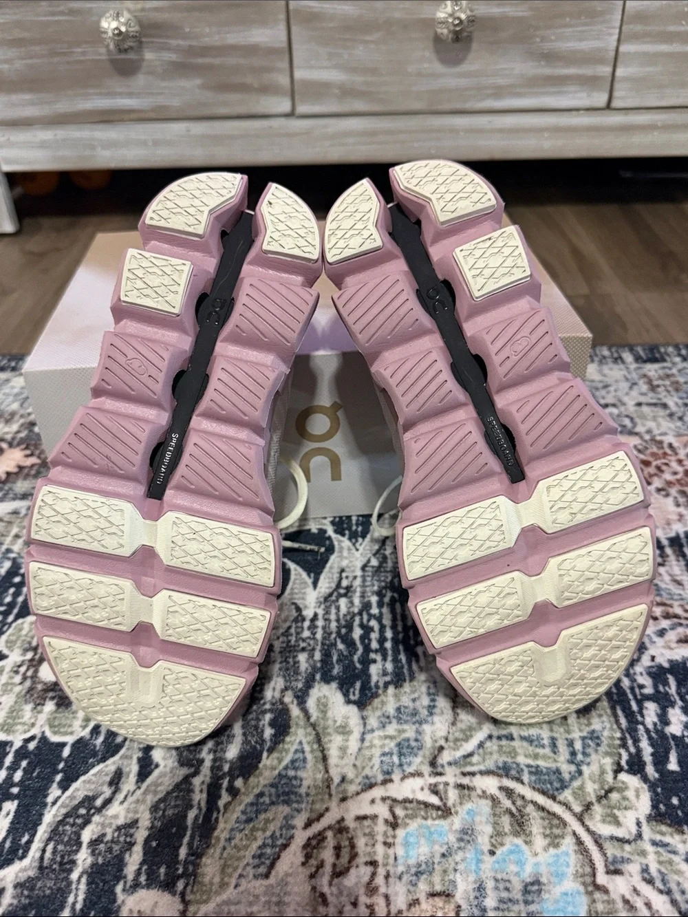 On Cloudswift 4 Pearl/Mauve